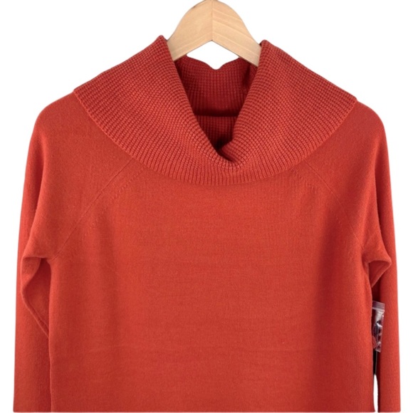 Cyrus Blood Orange Crowl Neck Sweater with a Lower Waffle Trim. Size small - Picture 4 of 12